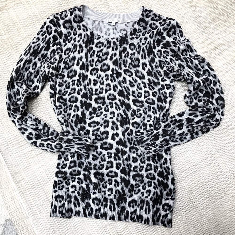 EIGHT 18 | Sweater | Crewneck | Gray+Black Leopard Print | M